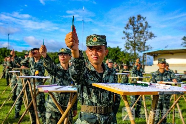 考核|考场如战场！一起来看军事指挥员如何当好战斗员|荔枝军事