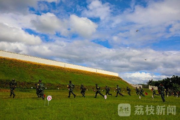 考核|考场如战场！一起来看军事指挥员如何当好战斗员|荔枝军事