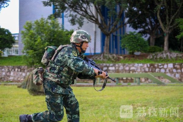 考核|考场如战场！一起来看军事指挥员如何当好战斗员|荔枝军事