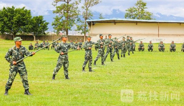 考核|考场如战场！一起来看军事指挥员如何当好战斗员|荔枝军事