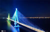 2020年8月12日晚，拍摄的沪苏通长江公铁大桥美丽夜色，近期大桥刚刚完成了为期3天的美化照明灯检测。上月刚刚通车的大桥成为两岸居民关注的热点，经常有摄影爱好者和当地居民欣赏、拍摄大桥风景。