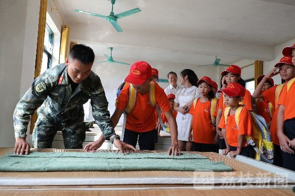 国防|贫困学生进军营感受强大国防|荔枝军事