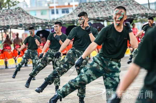 国防|贫困学生进军营感受强大国防|荔枝军事