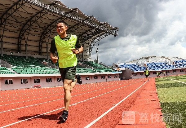 运动会|精兵云集！武警临沧支队第二届军人运动会拉开战幕|荔枝军事