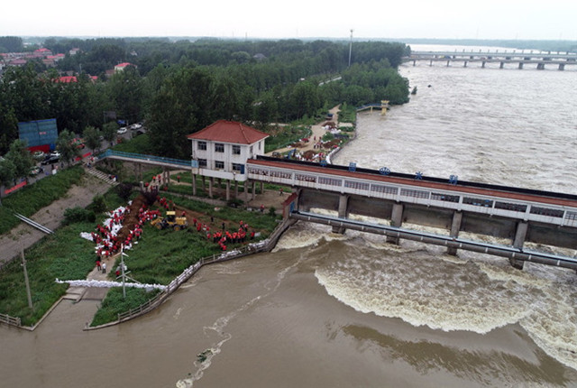 山东沂河突降大暴雨 发生近18年一遇较大洪水