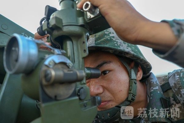 实弹射击|威武霸气 超燃的火箭炮实弹射击|荔枝军事