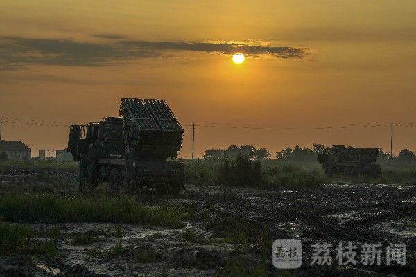 实弹射击|威武霸气 超燃的火箭炮实弹射击|荔枝军事