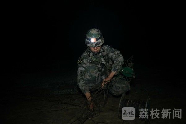 实弹射击|威武霸气 超燃的火箭炮实弹射击|荔枝军事