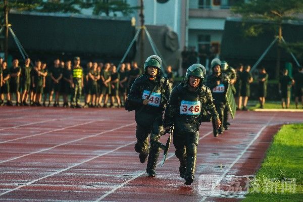 运动会|沙场夏点兵，一起围观武警小哥“军体运动会”|荔枝军事