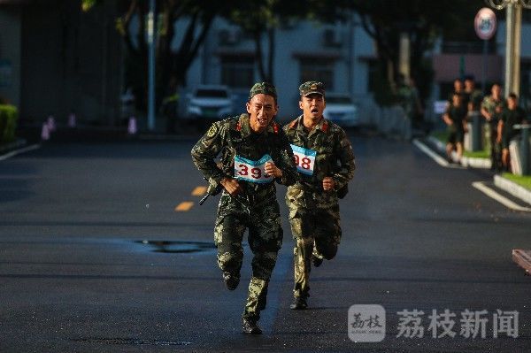 运动会|沙场夏点兵，一起围观武警小哥“军体运动会”|荔枝军事