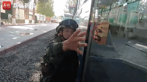 公交车|公交车反劫持 提升特战队员打赢能力|荔枝军事