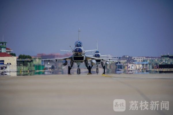 我们|我们正在续写新的辉煌|荔枝军事