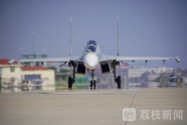 我们|我们正在续写新的辉煌|荔枝军事