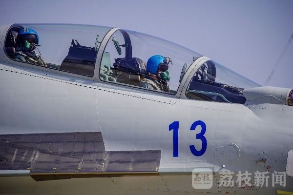 我们|我们正在续写新的辉煌|荔枝军事