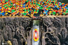 2020年8月1日，湖南省永州市舜皇山国家森林公园内，游客在体验惊险刺激的阿巴达漂流。 唐广东/IC photo