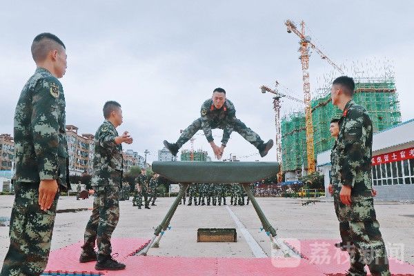 考核|直击士官选晋:要“升级”,这些“关卡”必须过|荔枝军事