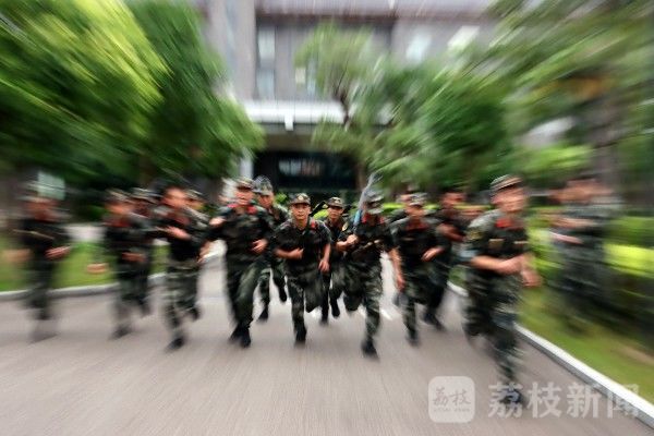 破纪录|武警战士创破纪录比武检验部队战斗力|荔枝军事