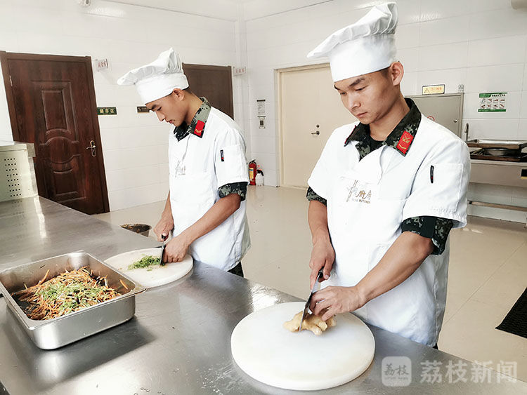 老兵|退伍前，看看老兵们都在做什么丨荔枝军事