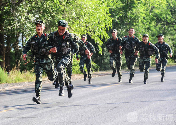 塔城|酷图来袭！直击武警塔城支队夏季大练兵丨荔枝军事
