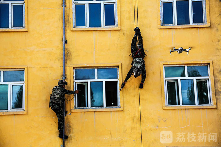 塔城|酷图来袭！直击武警塔城支队夏季大练兵丨荔枝军事