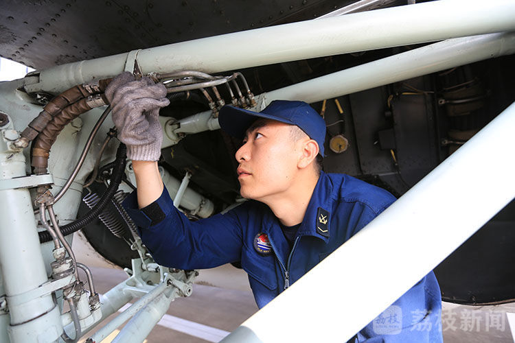 航空兵|海军航空兵版《我们的答案》 追寻海天猎鹰的打赢密码丨荔枝军事