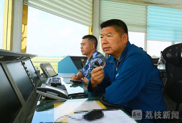 海军|“望天族”赵芸:做比翼齐飞的“最美僚机”丨荔枝军事