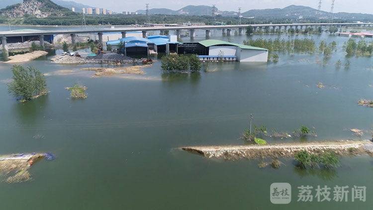 决口|持续奋战96小时，安徽安庆怀宁县区大圩决口完成封堵｜荔枝军事