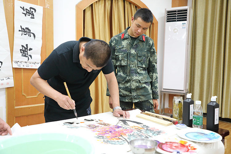 军营|武警宿迁支队：书画艺术进军营 绘就军民鱼水情丨荔枝军事