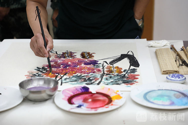 军营|武警宿迁支队：书画艺术进军营 绘就军民鱼水情丨荔枝军事