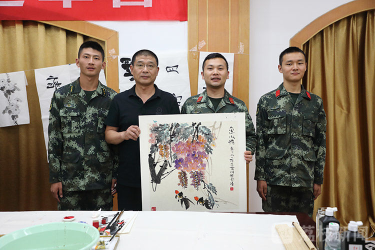 军营|武警宿迁支队：书画艺术进军营 绘就军民鱼水情丨荔枝军事