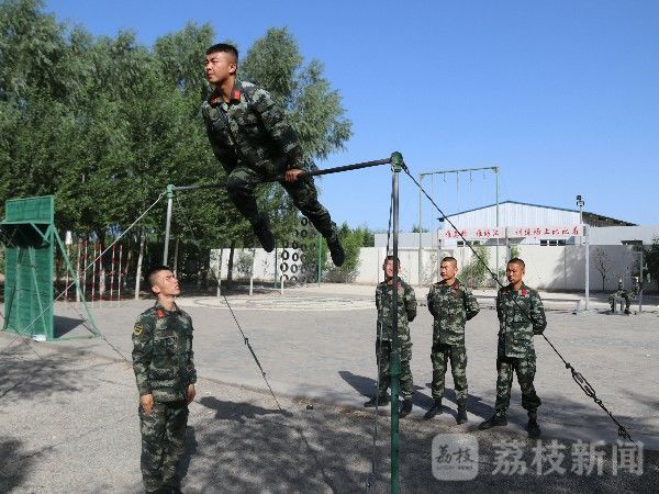 武警|武警苦练精兵战酷暑|荔枝军事