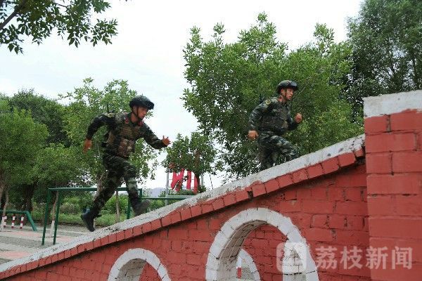 武警|武警苦练精兵战酷暑|荔枝军事