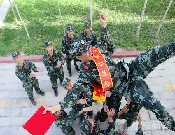 感谢|爱的告白：成长路上，感谢有你！|荔枝军事