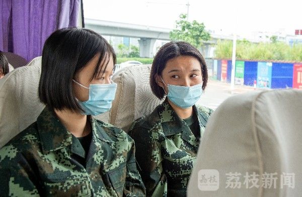 新兵|多地武警单位热烈欢迎新兵入营|荔枝军事