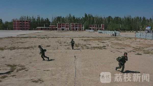 练兵|练兵！练兵！通信兵“燃爆”训练场！|荔枝军事