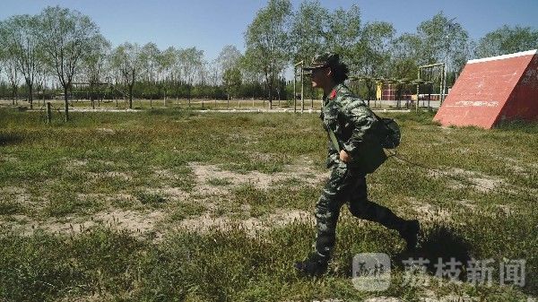 练兵|练兵！练兵！通信兵“燃爆”训练场！|荔枝军事