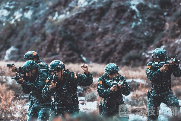 反恐|山地反恐围剿磨练铁拳尖刀|荔枝军事