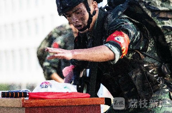 比武|巅峰比武|这场战斗，在雨中打响！|荔枝军事