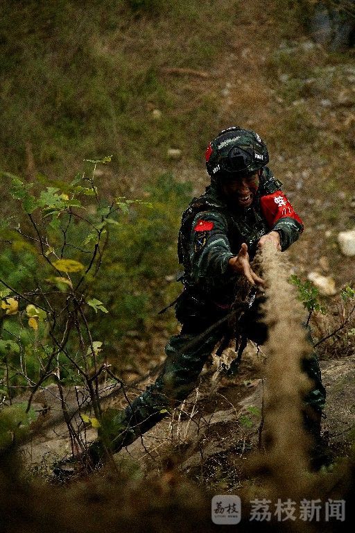 支队|武警某支队实战演训励尖兵|荔枝军事