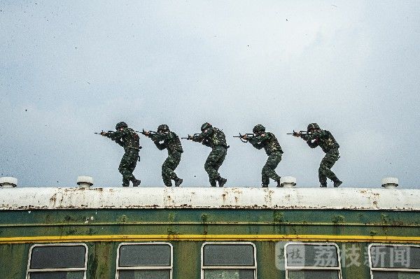 魔鬼|近观“魔鬼周”,特战尖兵“试比高”|荔枝军事
