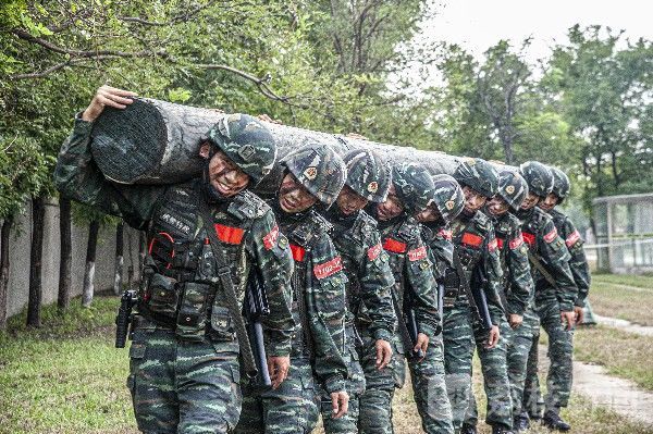 魔鬼|近观“魔鬼周”,特战尖兵“试比高”|荔枝军事