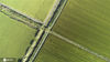 2020年9月27日，江苏淮安，金秋时节，洪泽区高良涧街道农田里，水稻逐渐成熟，颗粒饱满。从空中俯瞰，村庄和稻田构成一幅幅丰收在望的美丽画卷。来源：IC photo 编辑/刘佳