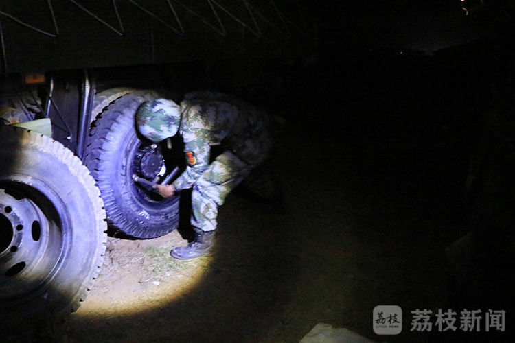 实战|瞄准实战！锻造铁骑“夜老虎”丨荔枝军事