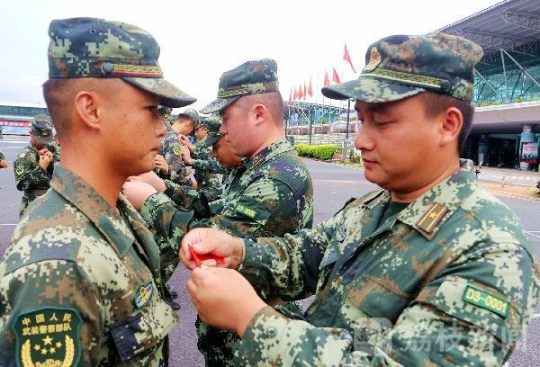 警衔|晋升警衔！肩上多了一份沉甸甸的责任|荔枝军事