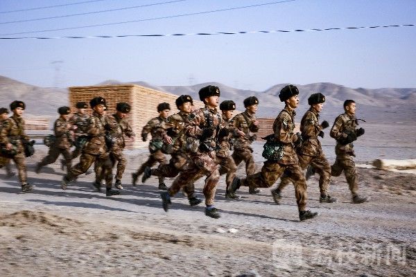 新人|火焰山下砺精兵葡萄廊里育新人|荔枝军事