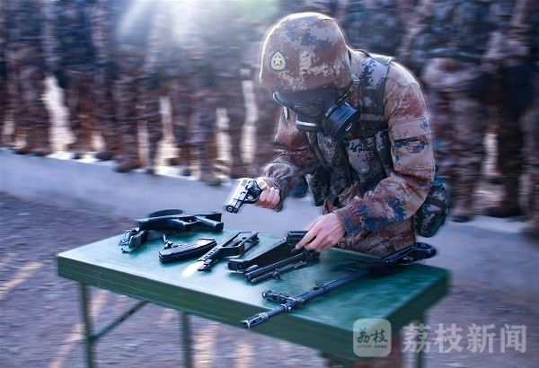 新人|火焰山下砺精兵葡萄廊里育新人|荔枝军事