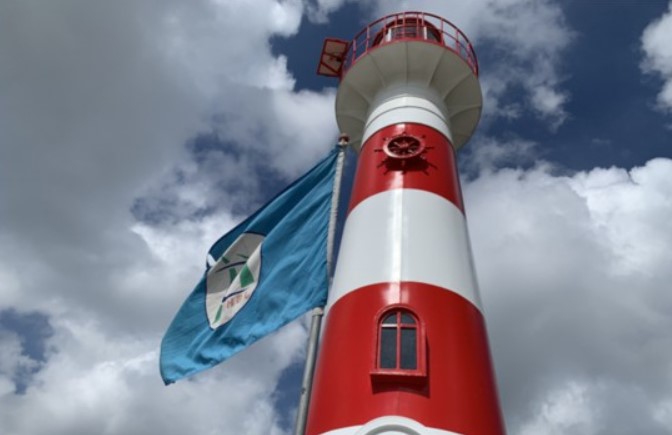苏南运河矗起10米高新灯塔 可引导7.2公里外船舶航行