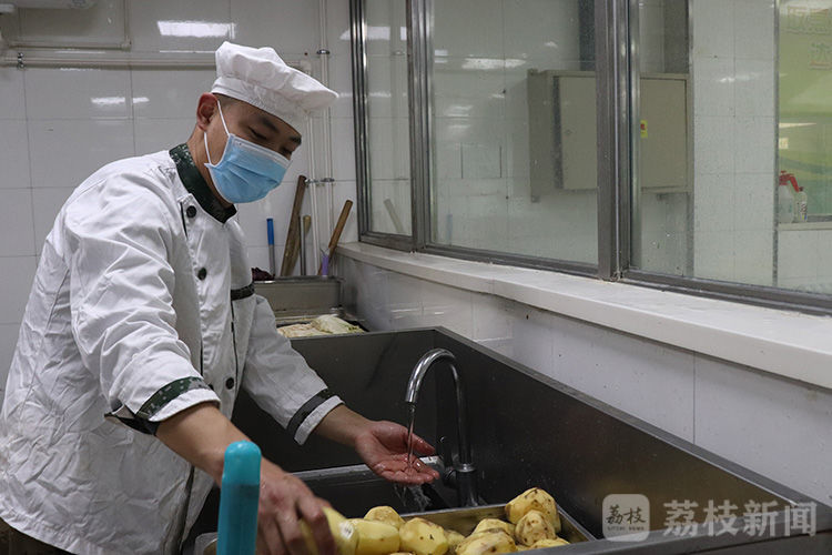 春节|这个春节，有点暖|荔枝军事