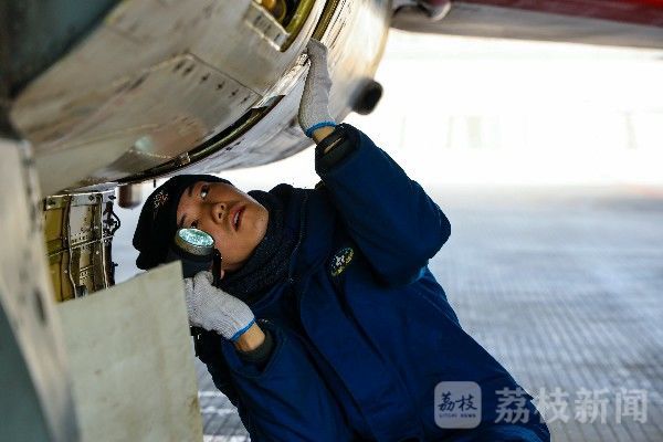 飞行|雏鹰振翅向战而飞|荔枝军事