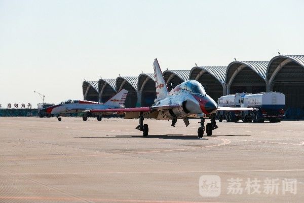 飞行|雏鹰振翅向战而飞|荔枝军事